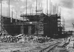 Gare eglise chantier