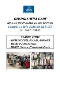 Vente livres et habits à la Maison du Partage